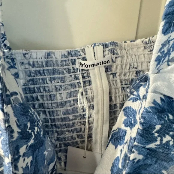 Reformation Blue and White Floral Top Size 8 NWT - Picture 4 of 6